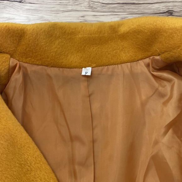 Mustard color women’s coat, medium size, W20.5, L30.5 - Picture 5 of 8